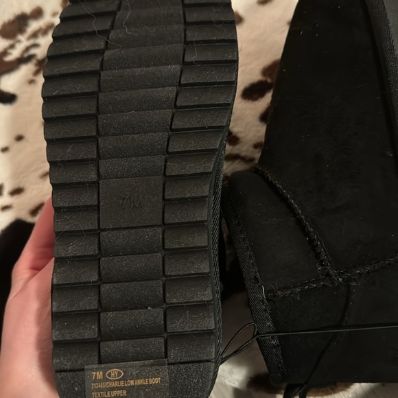 mini boots - Picture 2 of 5